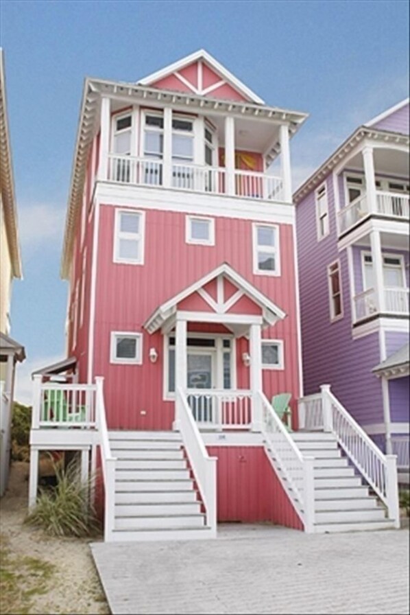 Entrance, 2 parking spaces, large 1st flr. & 3rd flr. deck facing sound, Shower