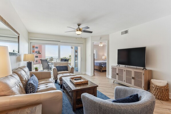Spacious living room