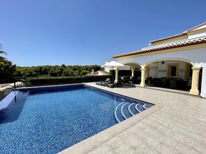 Large pool and terraces
