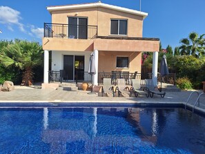 Villa & Pool