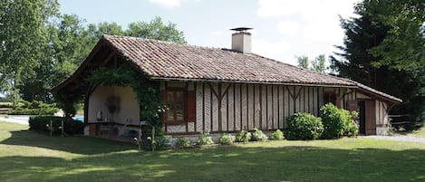 Maison d'origine en colombage  style "fougère" tradition landaise  