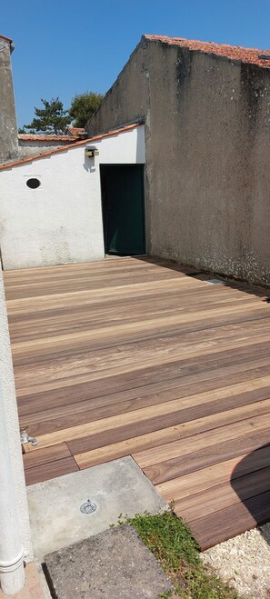 Terrasse détente en cours d'aménagement