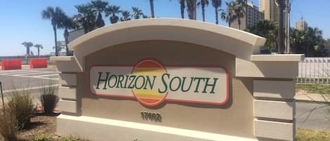 Entrance to Horizon South complex, Front Beach Road 