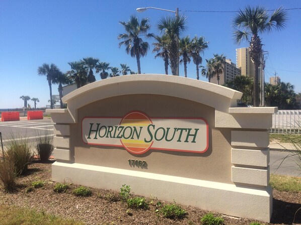 Entrance to Horizon South complex, Front Beach Road 