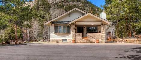 Adorable, historic home!