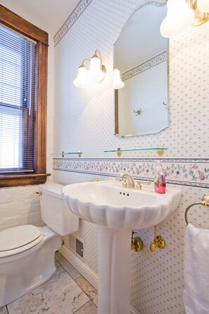 Main Floor bathroom