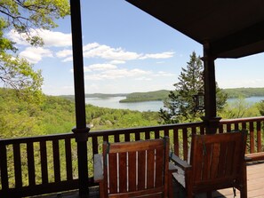 Enjoy Views of Beaver Lake!