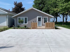 Driveway shared with Bunker by the Bay