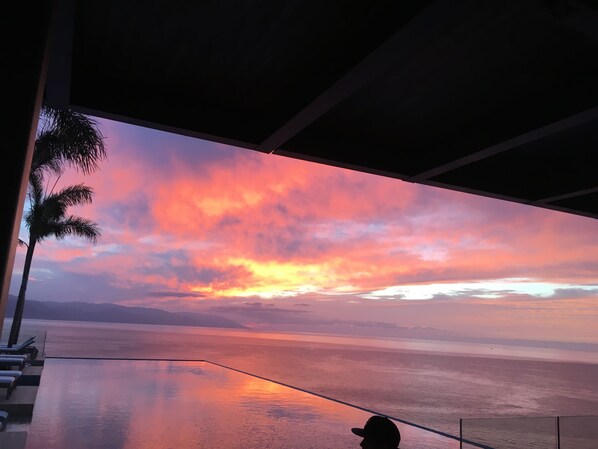 Sunset in the bay 