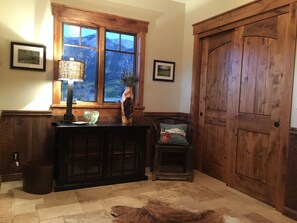 Entry Hall with view of Whetstone through the window!
