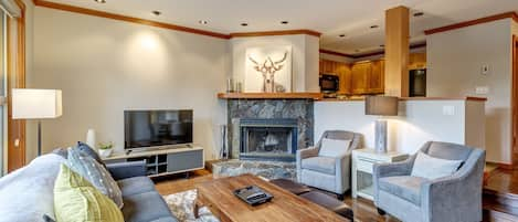 Comfortable living room with fireplace.