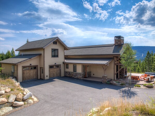 Swift Bear Chalet, Exterior, 1