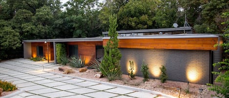 FIXER UPPER   The first and only Mid Century Modern.  Stay in this one-of-a-kind