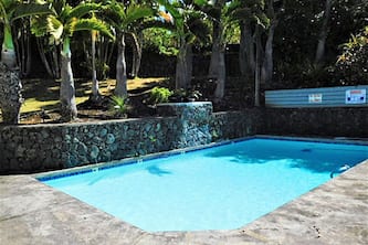 Melelina Hale Large four bedroom with pool, ocean views, and AC!
