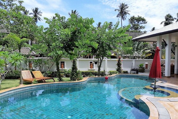 4BR Villa Platinum steps to beach