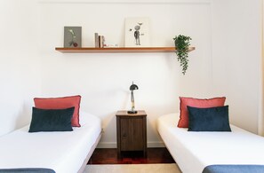 2 single beds that can be arranged as a double bed.