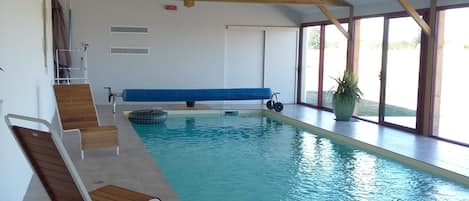 PISCINE INTERIEURE 11MX3.60M FONCTIONNE TOUTE L'ANNEE
