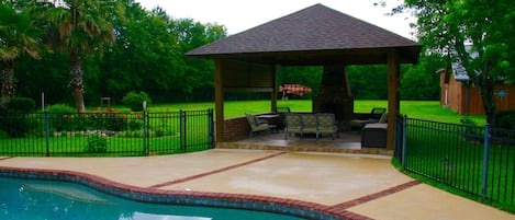 Pool & Gazebo with fireplace  