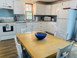 Full kitchen
