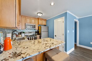 FULL SIZE KITCHEN