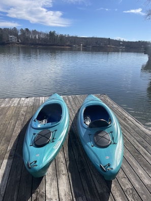 2 kayaks and paddles to enjoy