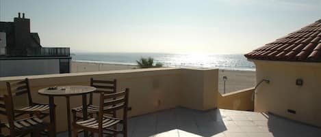 Rooftop deck with amazing ocean view