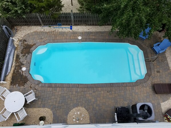 Heated pool,88F, with pavers