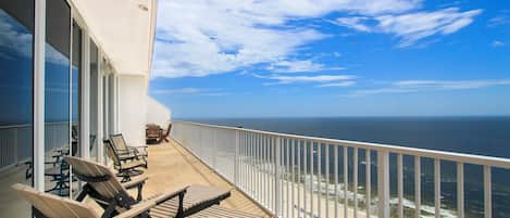 Spectacular, panoramic Gulf-front & big sky views from the Penthouse!