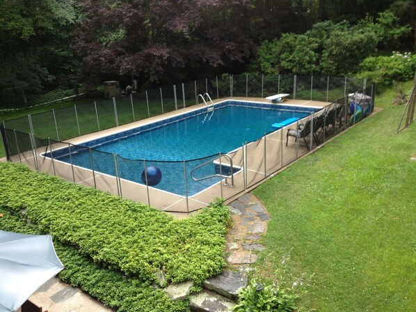 74 Hull Road. Popular with past guests for private in ground swimming pool. 