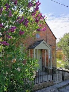 A beautifully renovated, wonderfully positioned old Chapel with large garden