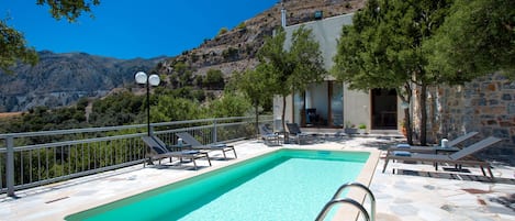 Villa Somnia is just a short 10 minute drive from daily amenities!