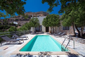 The pool terrace is equipped with sun beds!
