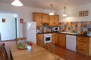 Large kitchen & dining area
