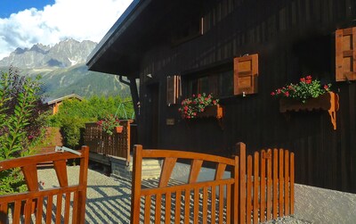 Chamonix Valley chalet with garden & views