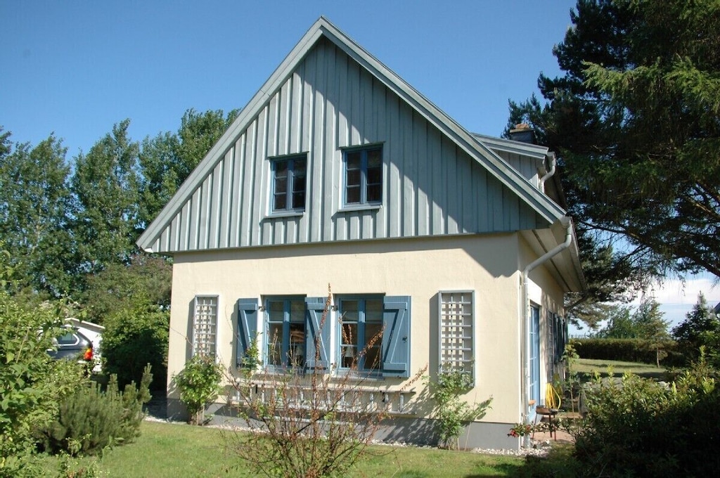 Idyllisches Ferienhaus (75 qm) bis 4 Pers. mit Garten in Strandnähe