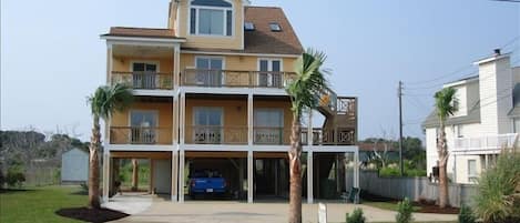 Visit SunKissed Beach House for a fabulous family vacation!