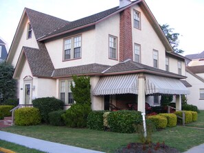 corner view of 710