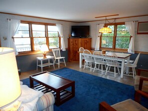 Living/Dinning area