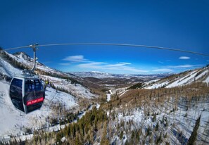 Skidåkning och snöaktiviteter