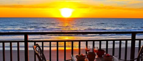 Wake up to a beautiful sunrise on our 30 ft wide totally private balcony.