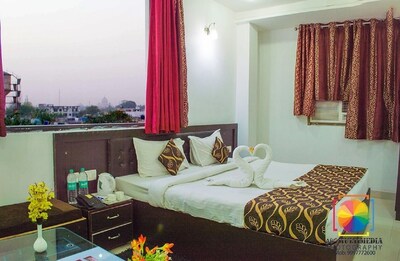 Hotel Taj Galaxy, Agra ( A Boutique Hotel )
