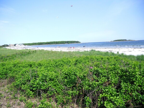 .Goose Rocks Beach