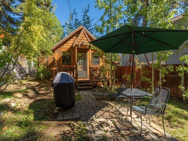Welcome to the Tahoe Pinewood cabin