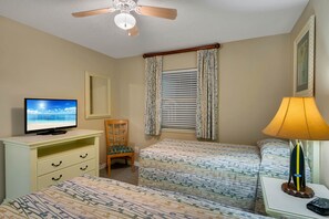 Guest bedroom with Tv