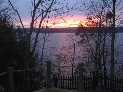 Lakeside Home w/ Sunset View, 4 Kayaks & Peddle Boat