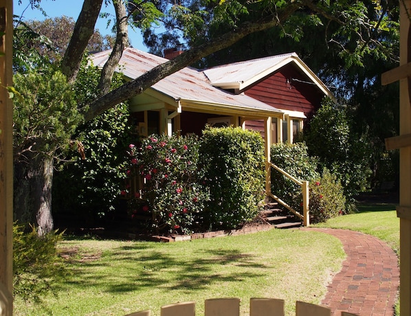 Summer at Dwellingup Mill House