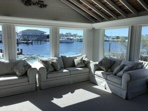 Sun porch 
