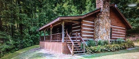 Cozy Authentic Log Cabin