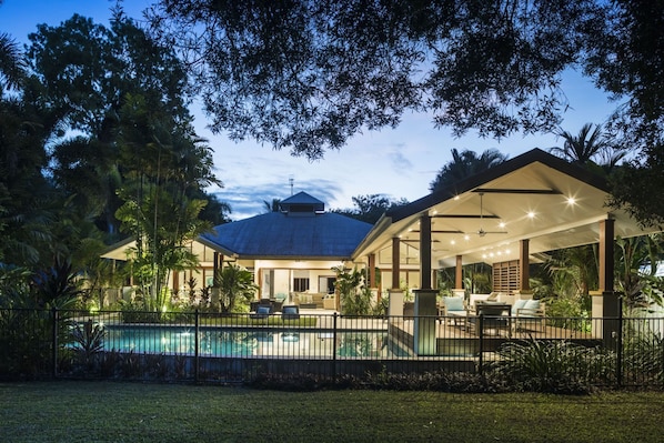 Absolute beachfront holiday house near Port Douglas
Pearl on Newell Beach