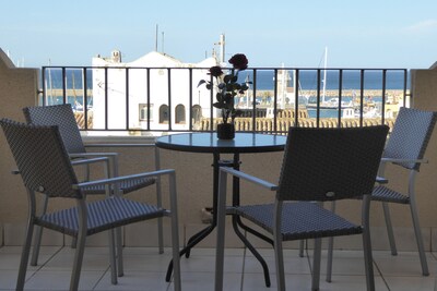 Apartamento Porto Fino con puerto deportivo y vistas al mar (wifi incluido)